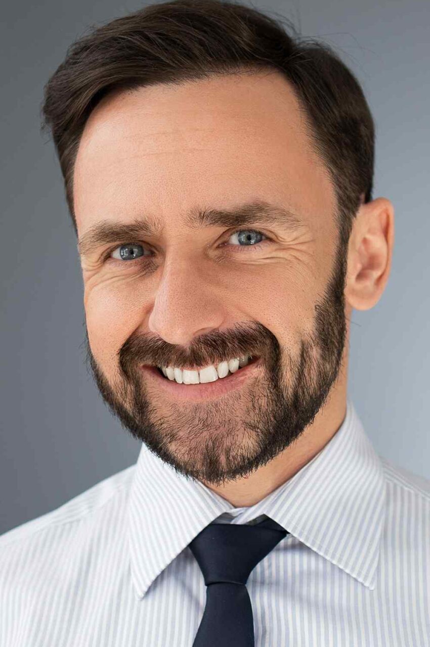 https://upwardconsulting.eu/wp-content/uploads/2019/02/team_01-850x1280.jpg